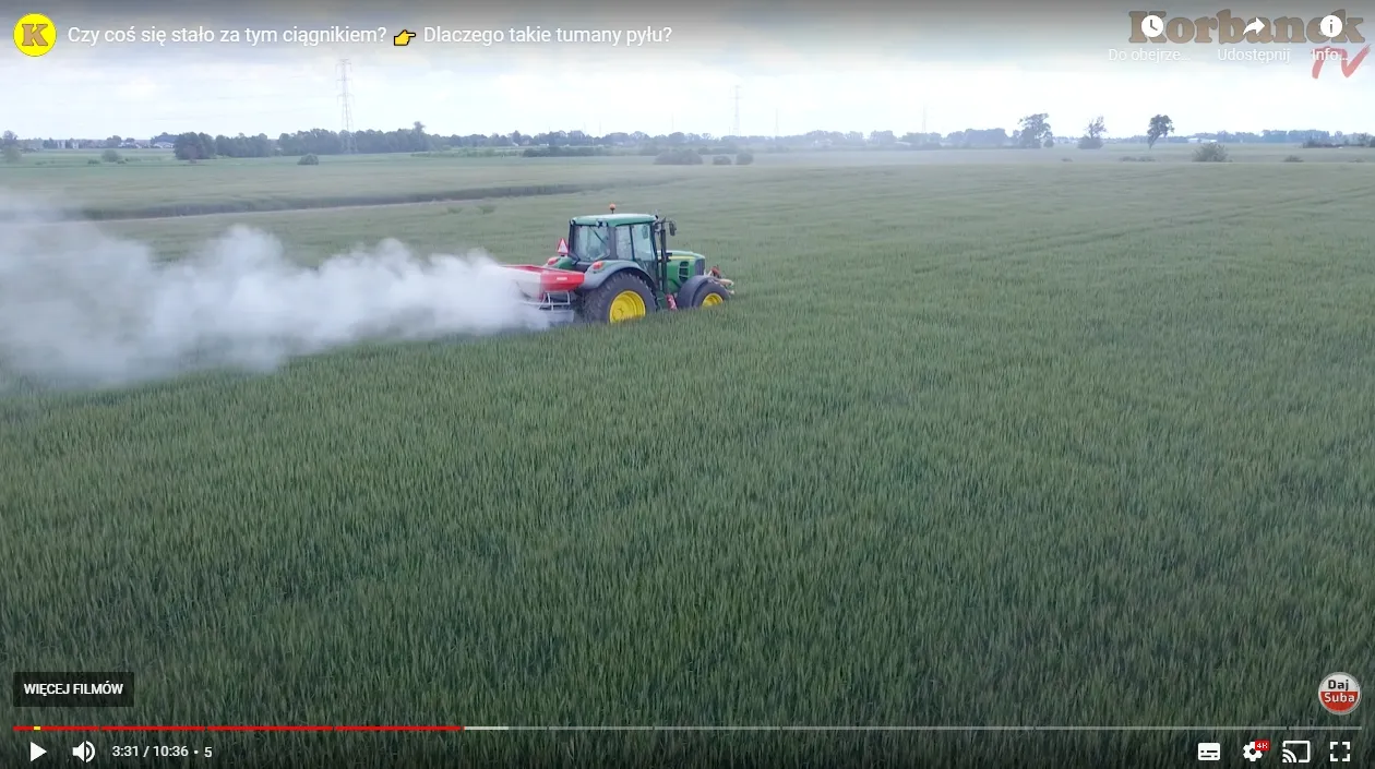 Rozsiewacz Gaspardo ZENO 18 w trakcie pracy na polu